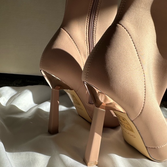 Tan heel sock booties - Picture 3 of 5